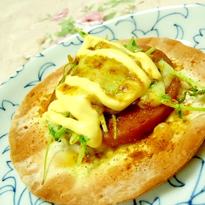 餃子の皮ｄｅ❤ボロニアソーセージと豆苗のカレー焼き